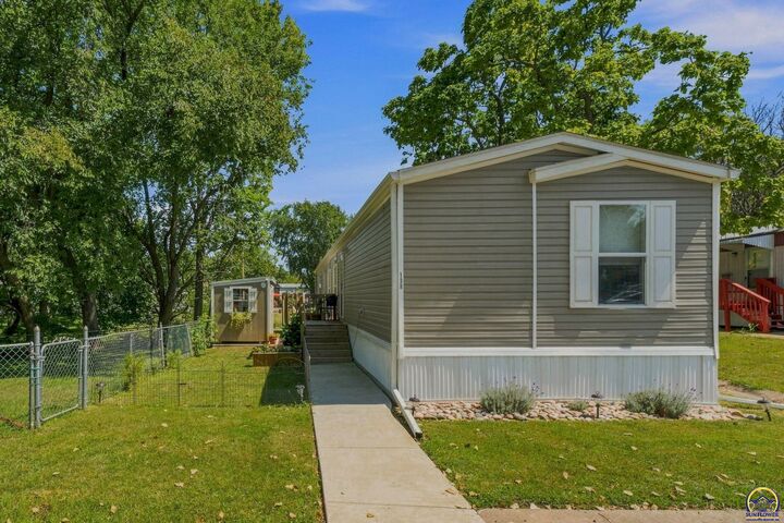Property Photo:  138 SE Willow Way  KS 66609 