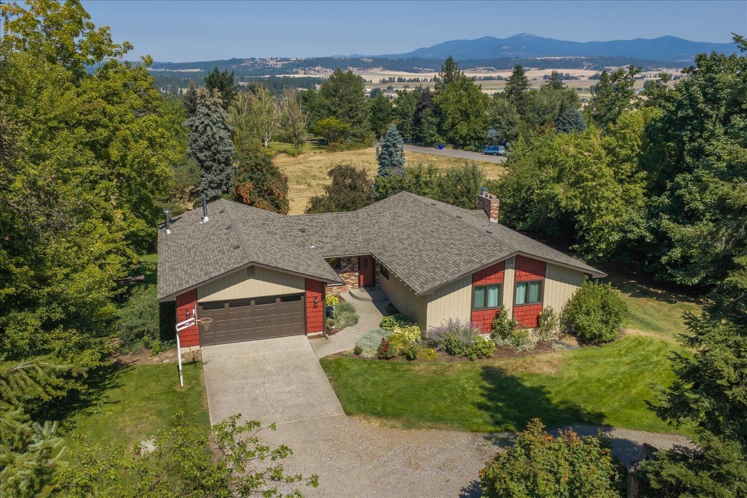 Property Photo: 4503 E Redroan Dr WA 99217