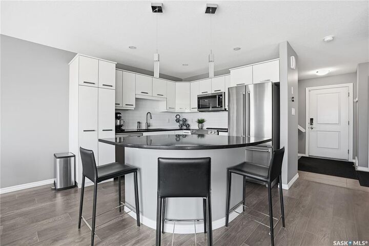 Property Photo:  4000 Sandhill Crescent 309  SK S4V 3N4 
