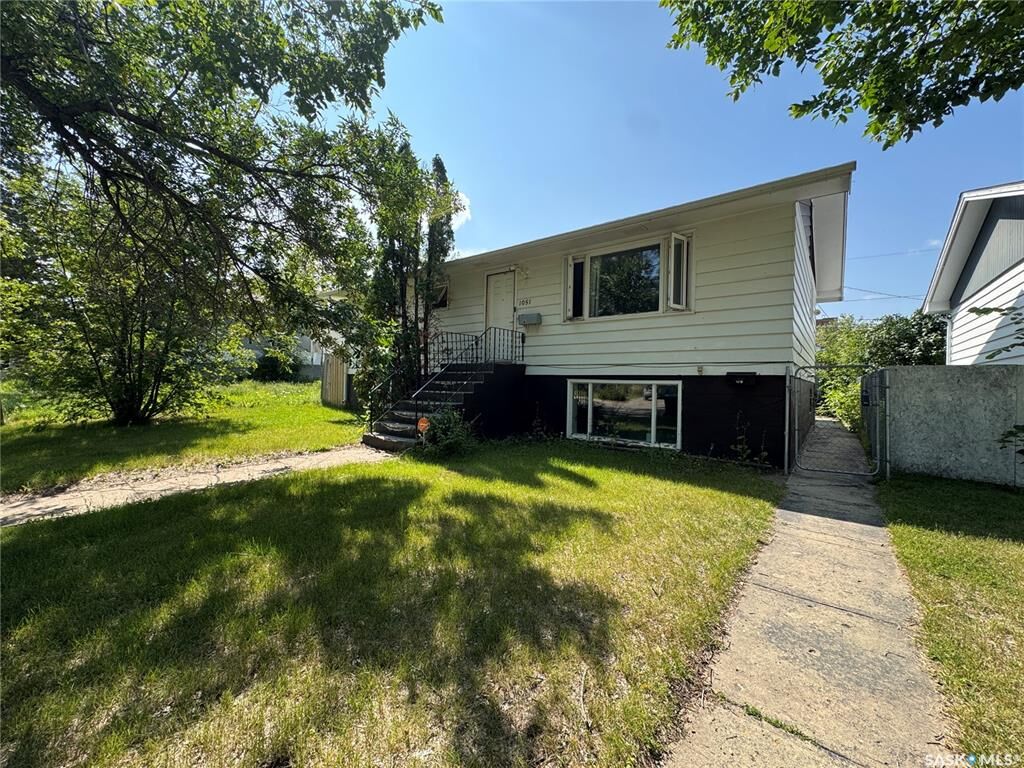 Property Photo: 1051 109th Street SK S9A 2E3