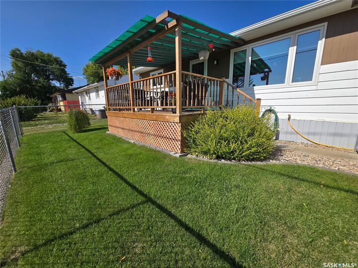 Property Photo:  16 Railway Avenue  SK S0A 1X0 