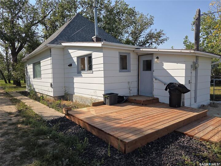 Property Photo:  215 Kerry Street  SK S0H 2P0 