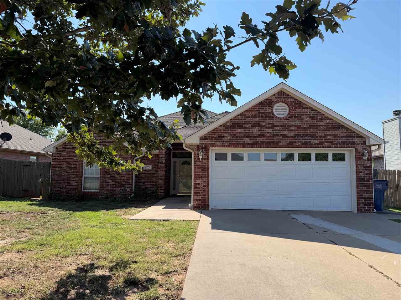 Property Photo:  2206 N Manning Street  OK 74075 