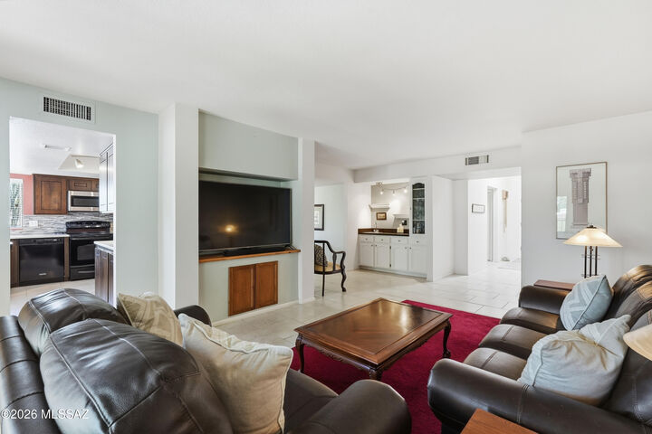 Property Photo:  7412 N Mowry Place  AZ 85741 