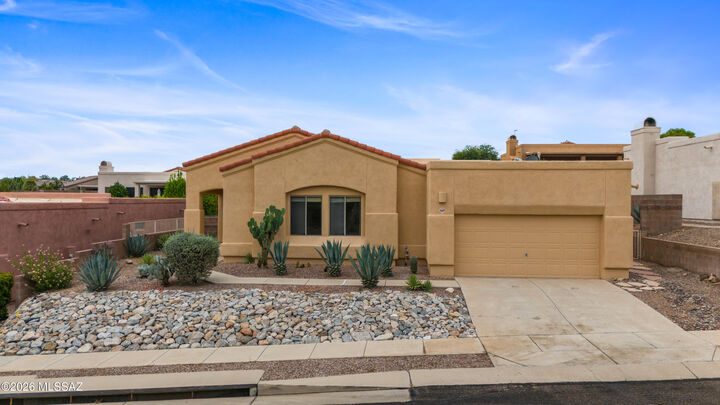 Property Photo:  11697 N Quandry Drive  AZ 85737 