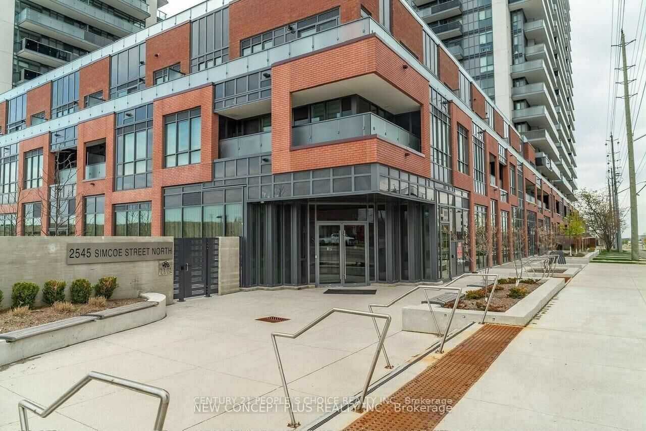 Property Photo:  2545 Simcoe Street N 306  ON L1L 0W3 