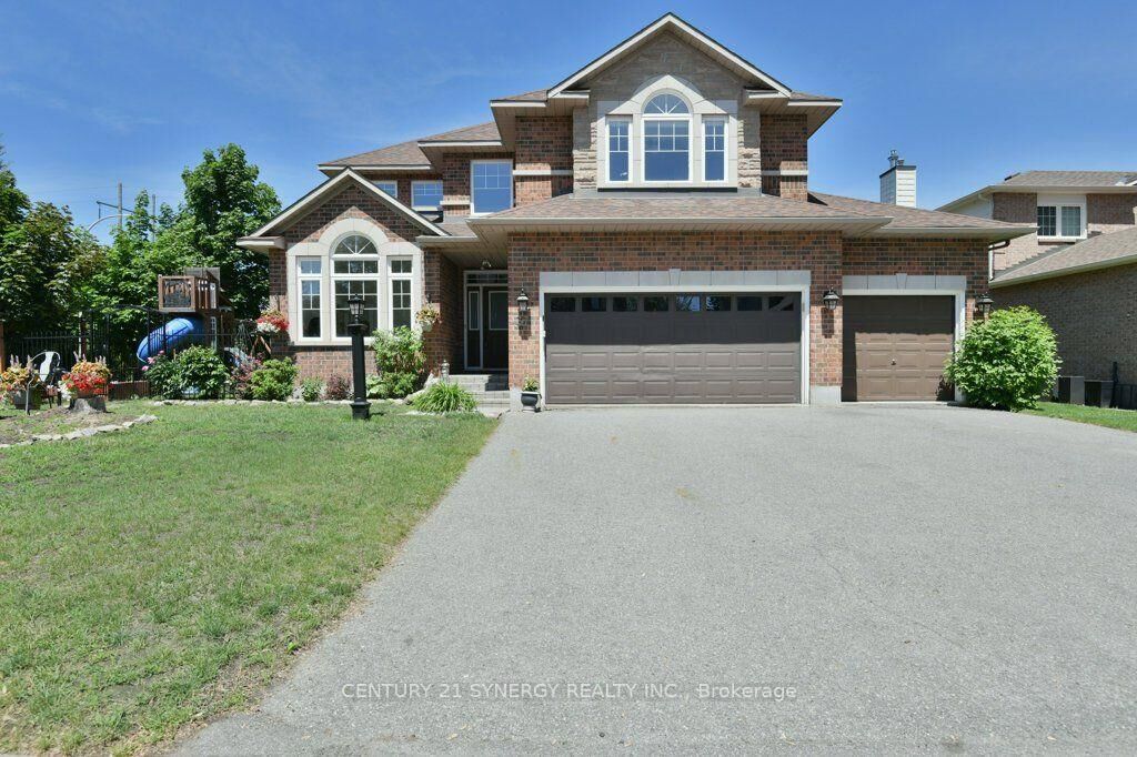 Property Photo: 37 Windfield Crescent ON K2M 2B7