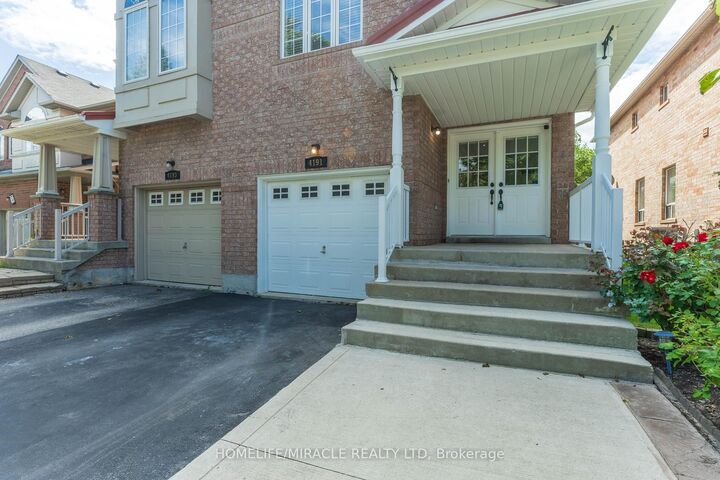 Property Photo: 4191 Goldenrod Crescent ON L5V 3C2