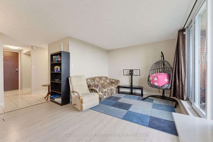 Property Photo: 2000 Jasmine Crescent 803 ON K1J 8K4
