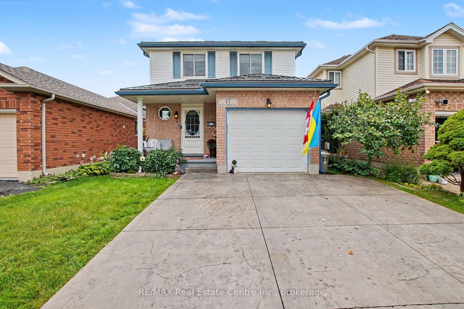 Property Photo: 17 Bush Clover Crescent ON N2E 3P9