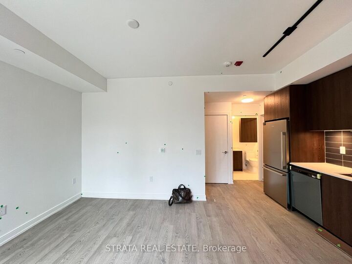 Property Photo:  172 Clonmore Drive 12  ON M1N 0B9 