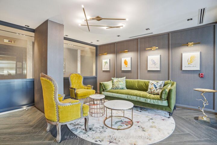 Property Photo:  405 Dundas Street W 707  ON L6M 4P9 