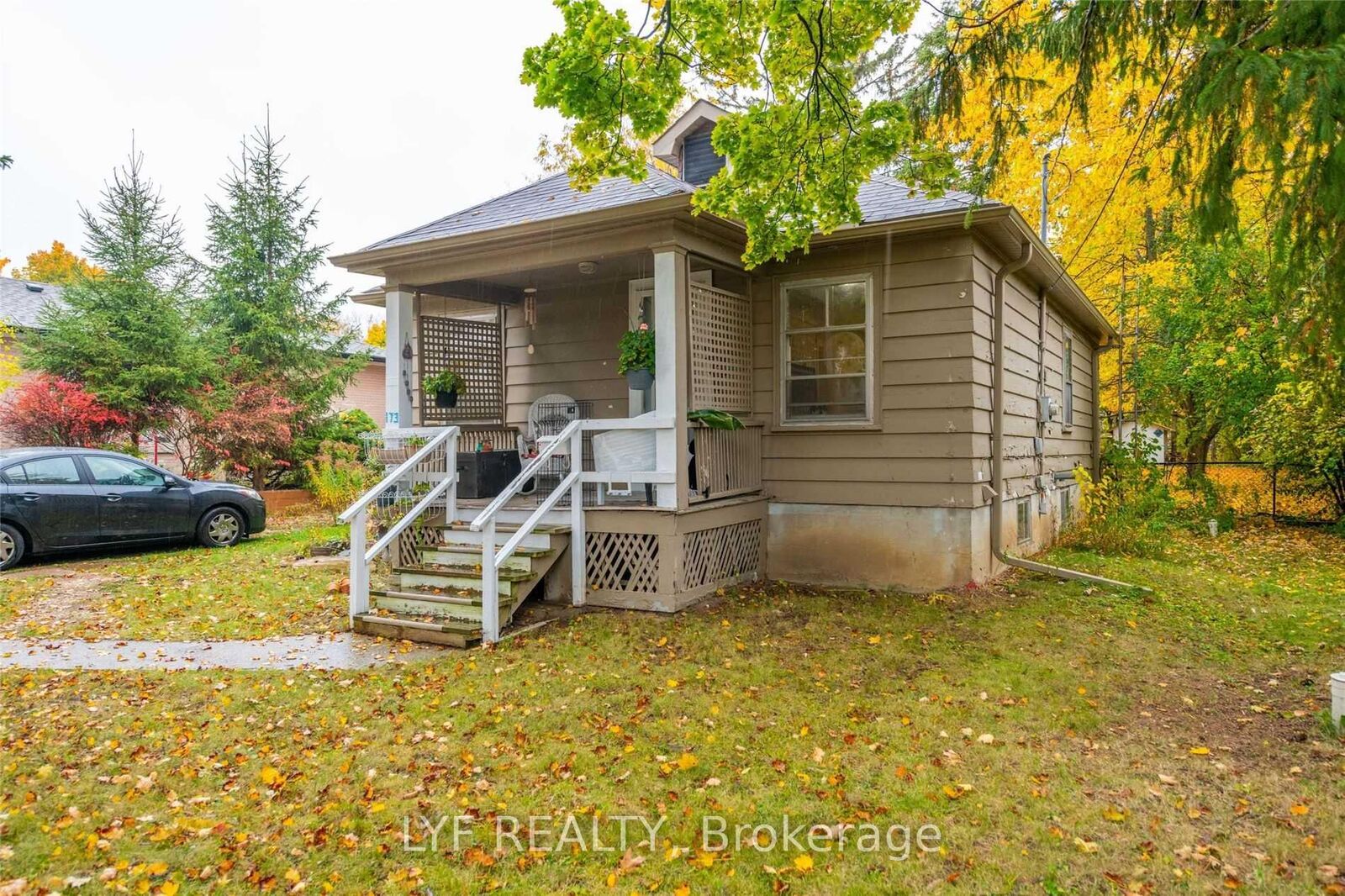 Property Photo:  173 Maple Avenue Rm 1  ON L4C 2J1 