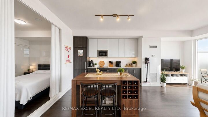 Property Photo: 330 Richmond Street W 1010 ON M5V 1X2