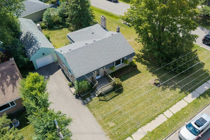 Property Photo: 92 Ellwood Drive ON L7E 4W7