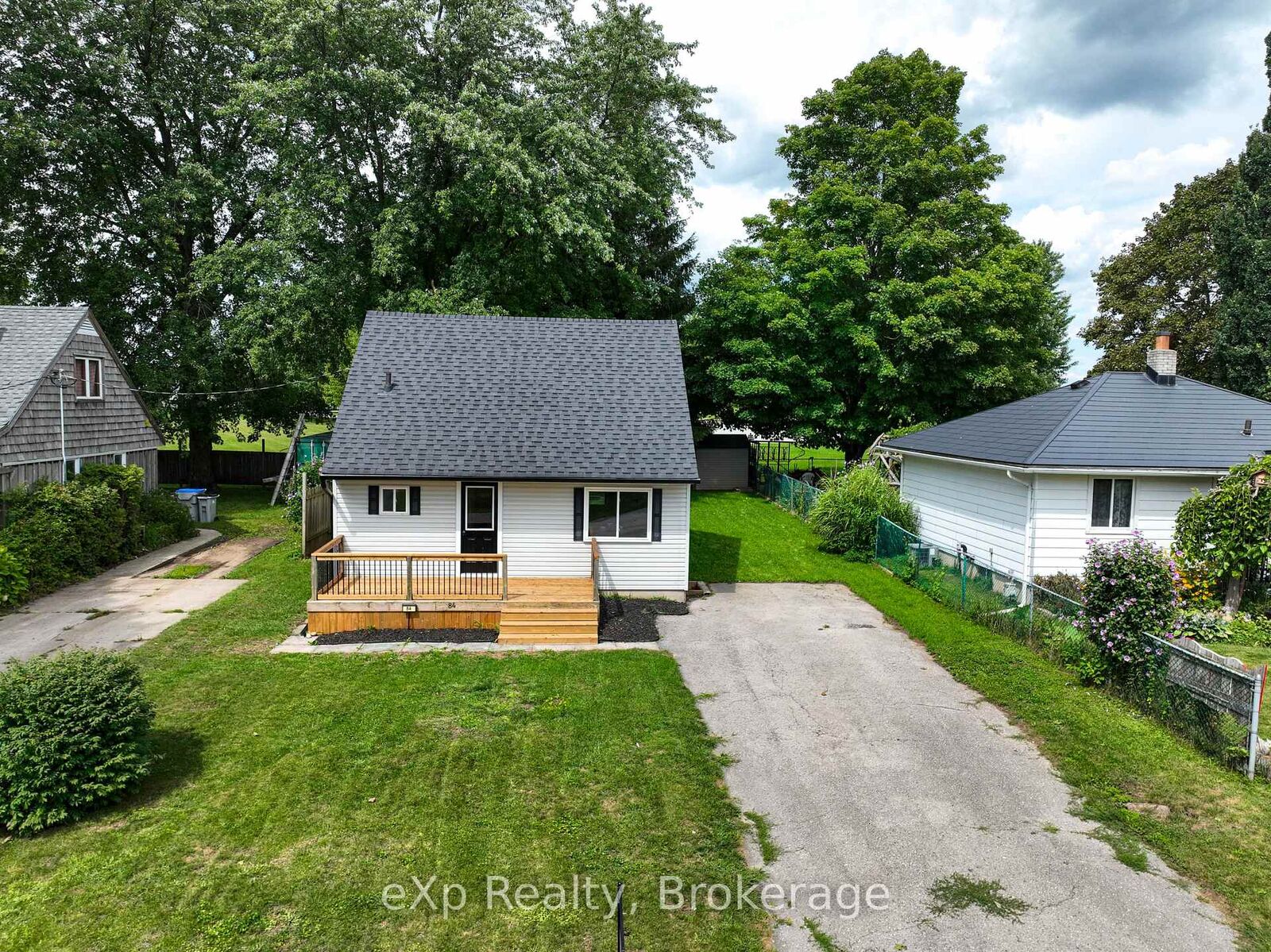 Property Photo:  84 Victoria Boulevard  ON N0M 1L0 
