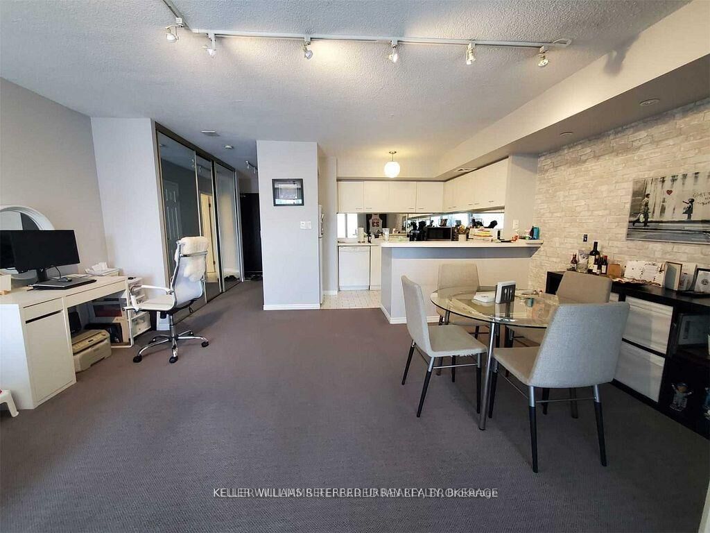 Property Photo:  25 The Esplanade N/A 2619  ON M5E 1W5 