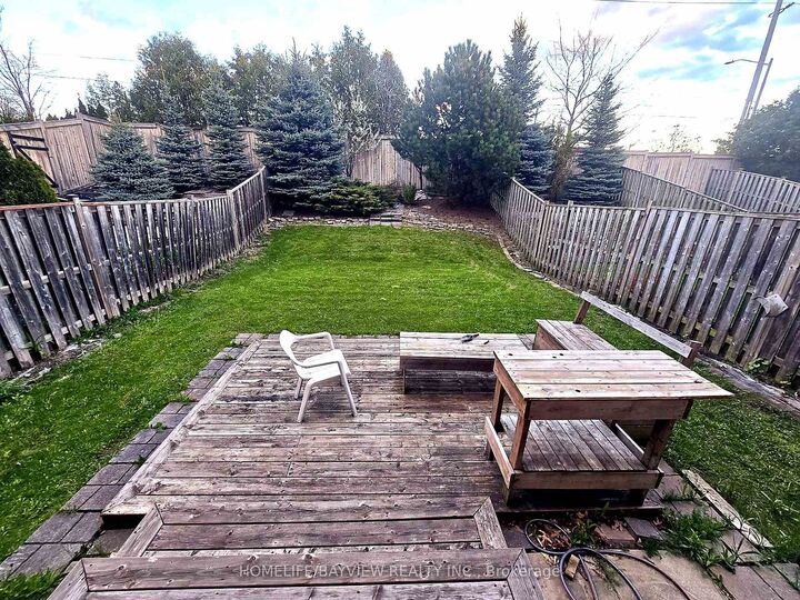 Photo de la propriété: 8 Townwood Drive 7 ON L4E 4Y1