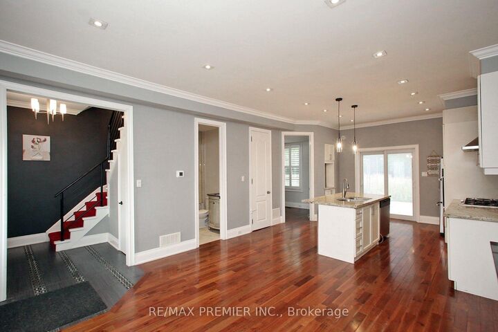 Property Photo:  226 Ritson Road S  ON L1H 5H7 