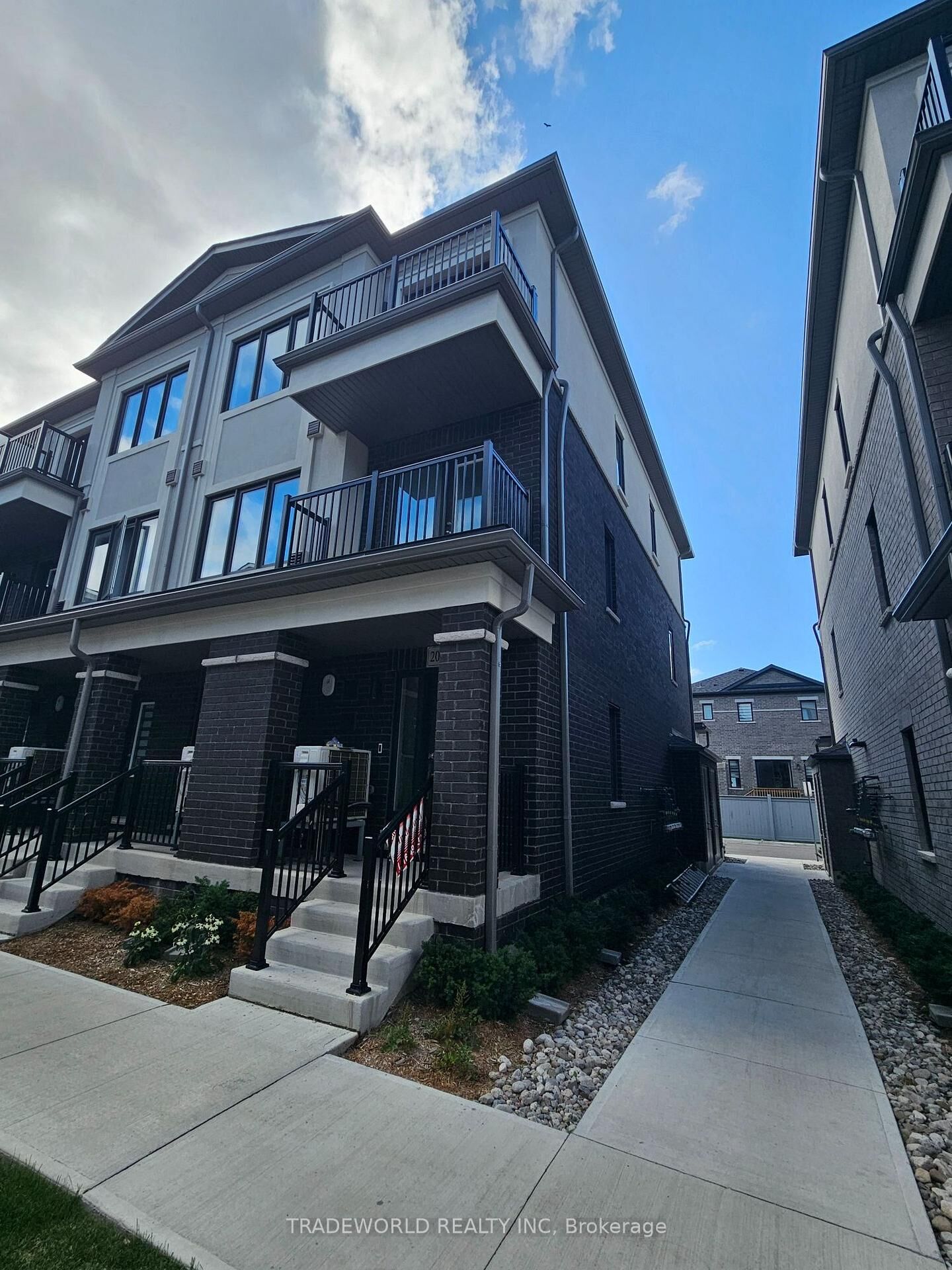Property Photo: 202 Matawin Lane ON L4B 0H7