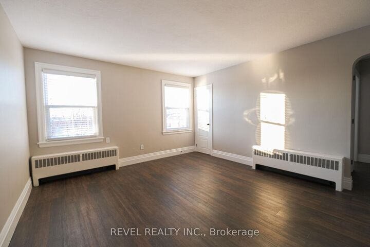 Photo de la propriété:  350 Simcoe Street N #3  ON L1G 4T6 