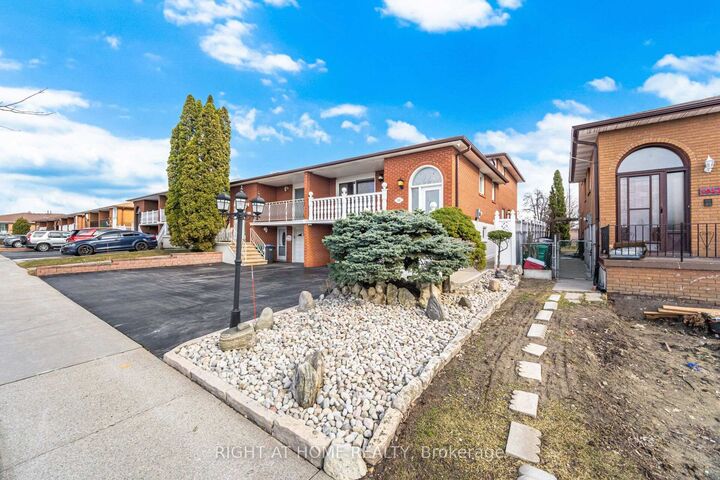 Property Photo: 3938 Midhurst Lane ON L4Z 1C7