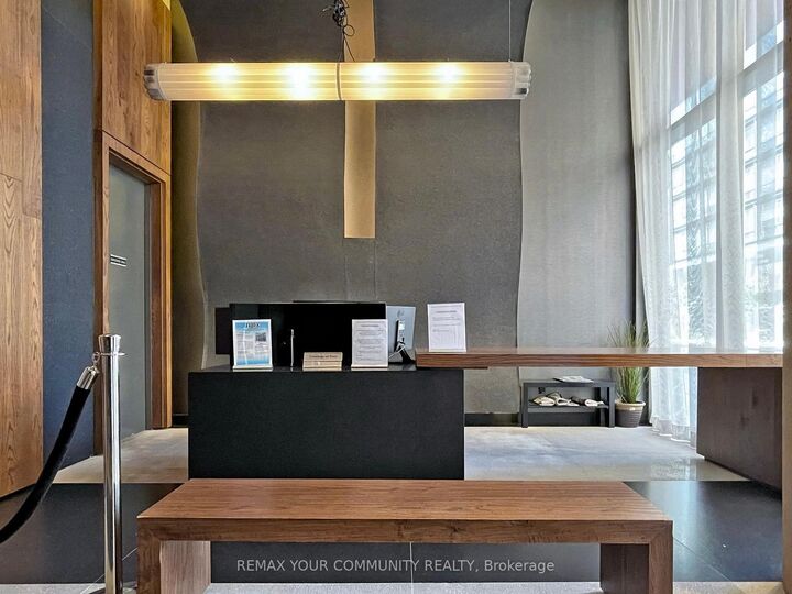 Property Photo:  435 Richmond Street W 902  ON M5V 0N3 
