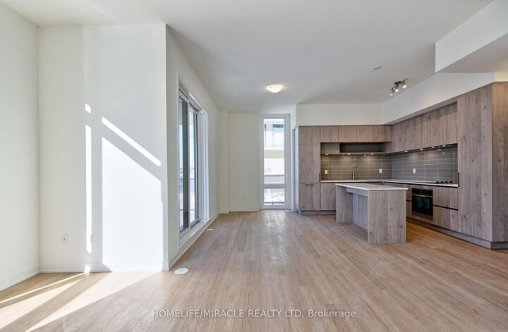 Property Photo:  8 David Eyer Road 1221  ON L4S 0N5 