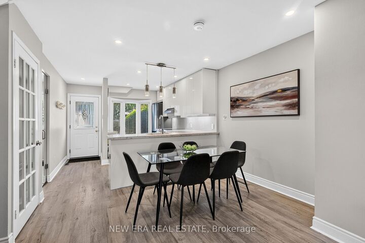 Property Photo: 5020 Delaware Drive 51 ON L4Z 3C3