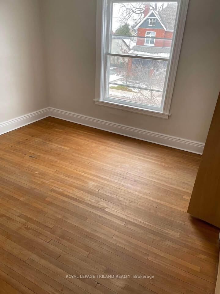 Property Photo:  23.5 Chestnut Street 2  ON N5R 2A8 