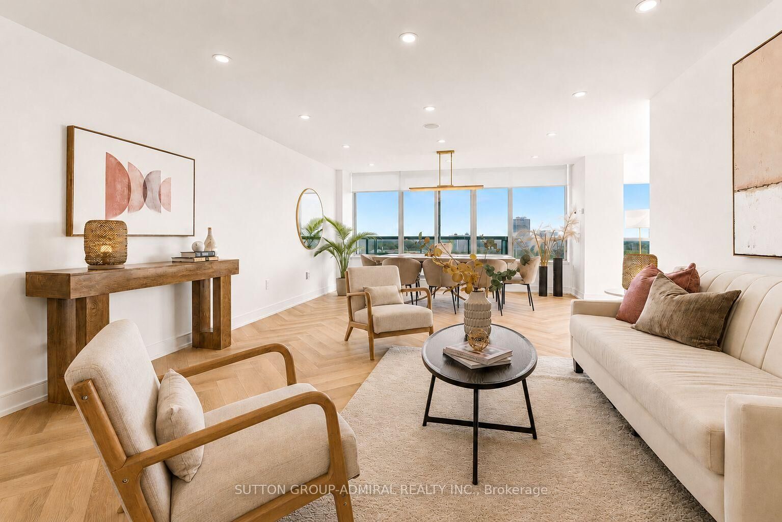 Property Photo: 7250 Yonge Street Ph110 ON L4J 7X1