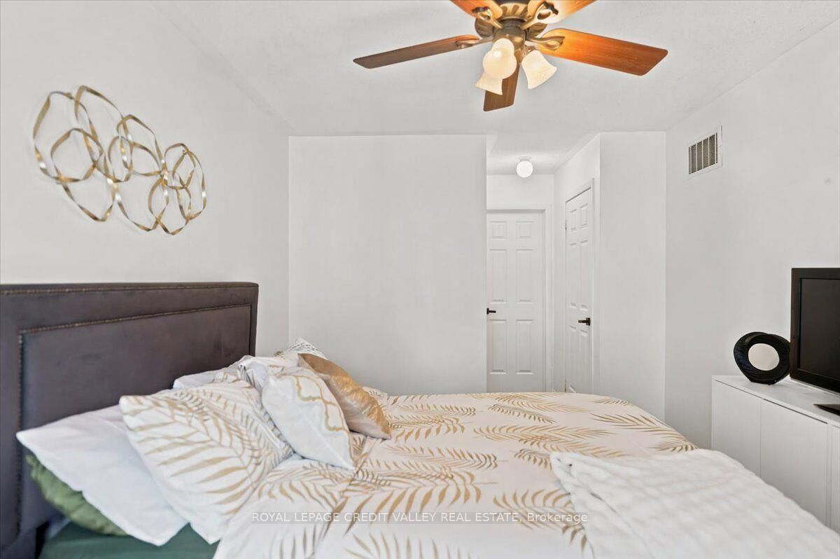 Property Photo: 1250 St. Martins Drive 55 ON L1W 1J3