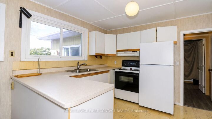 Property Photo: 21 Glassford Road ON K0M 2C0