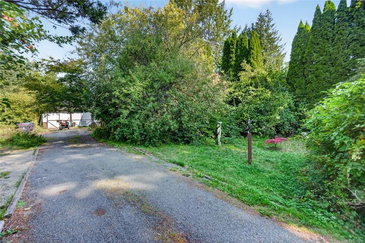 Property Photo: 1655 15th St BC V9N 2C3