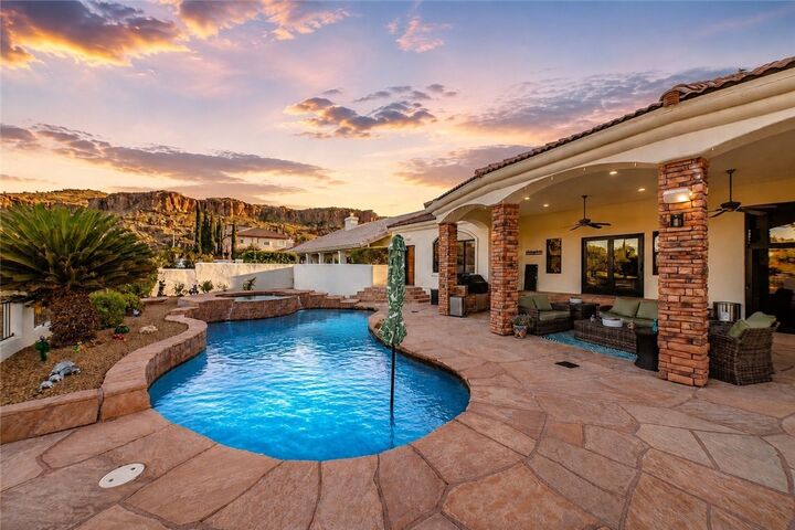 Property Photo:  625 Country Club Drive  AZ 86401 