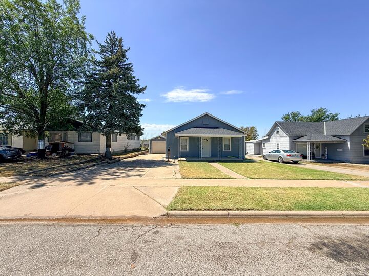Property Photo:  629 N Sloan Street  TX 79065-4831 