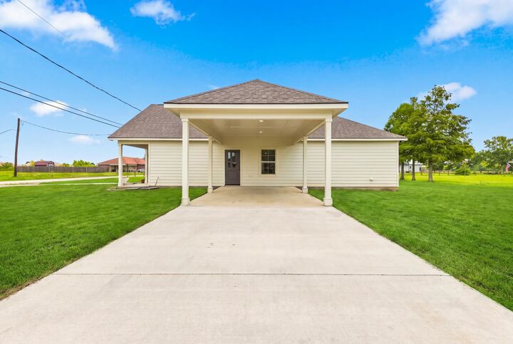 Property Photo:  393 David Dr  LA 70301 