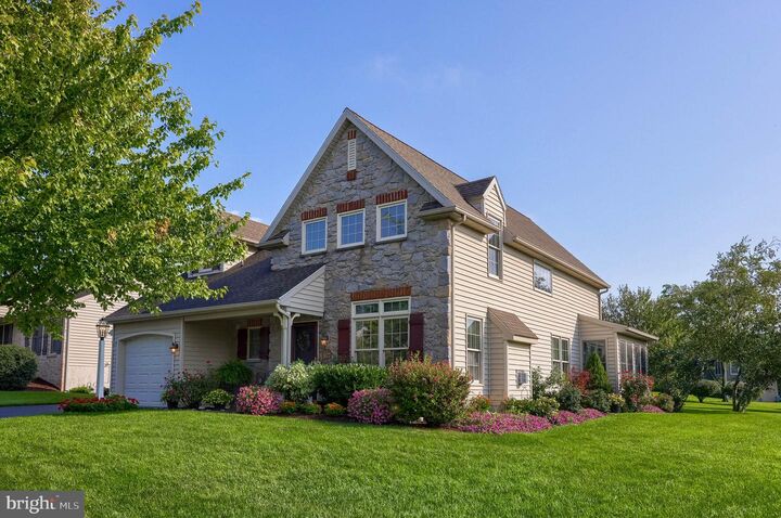 Property Photo: 1077 Cambridge Drive PA 17545