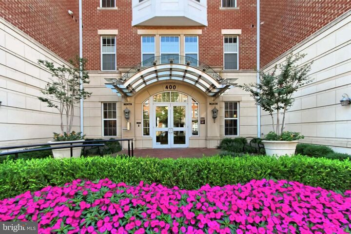 Property Photo:  400 Cameron Station Boulevard 305  VA 22304 