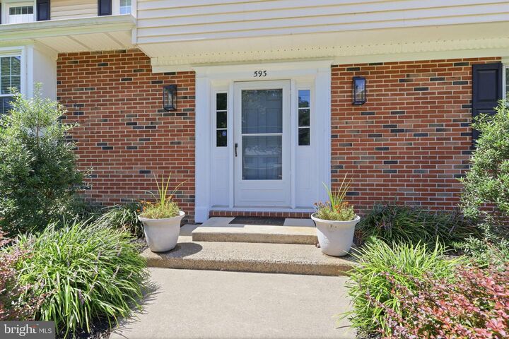 Property Photo:  593 Kings Road  PA 19067 