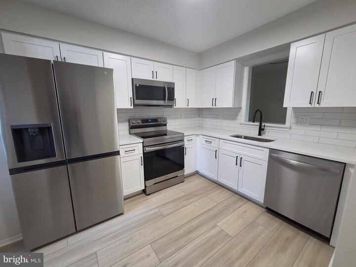 Property Photo: 2917 McGee Way MD 20832