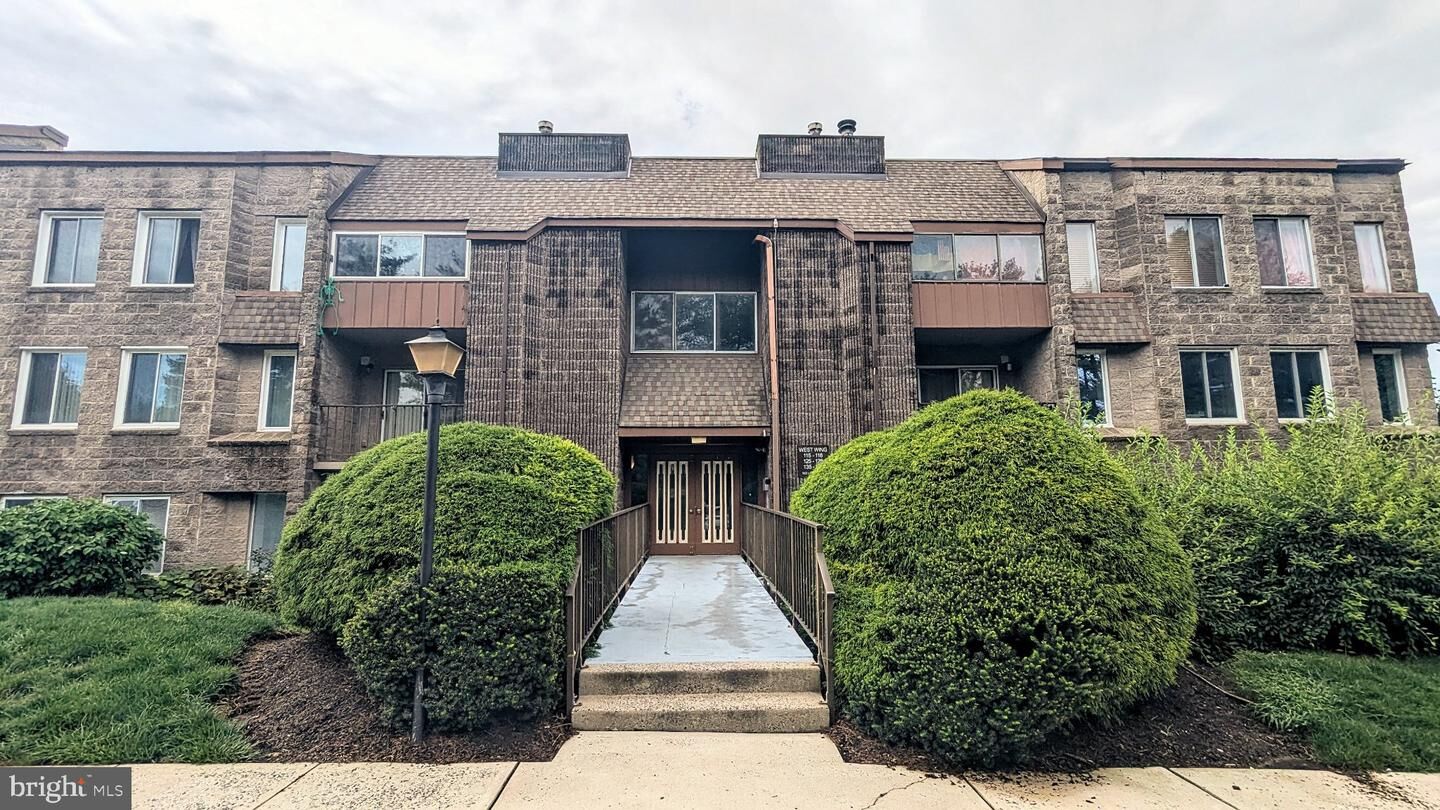 Property Photo:  125 Leedom Way  PA 18940 