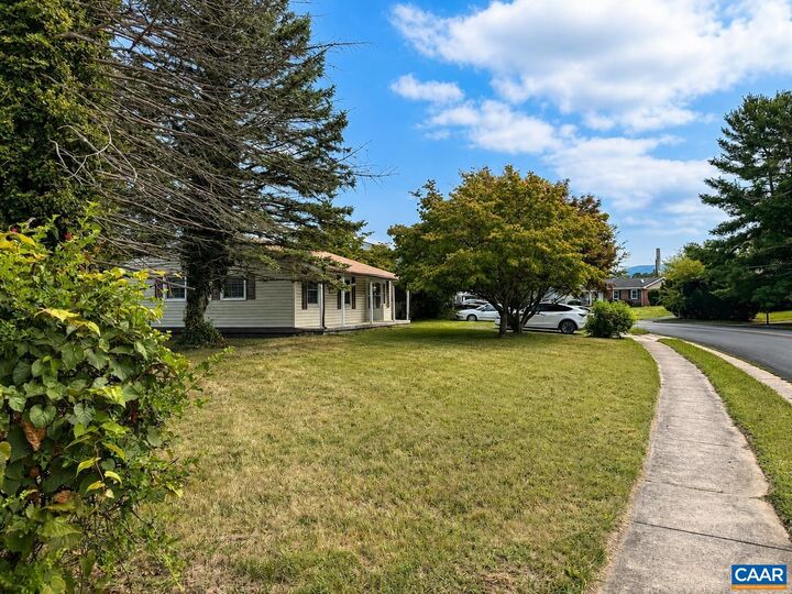 Property Photo:  627 Arch Ave  VA 22980 