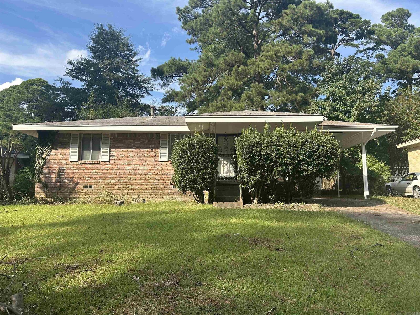 Property Photo: 10 Barbara Circle AR 72204