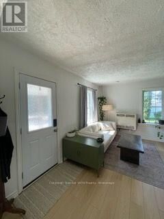 Property Photo: 16 Queen Street North 1 ON N0G 1Z0