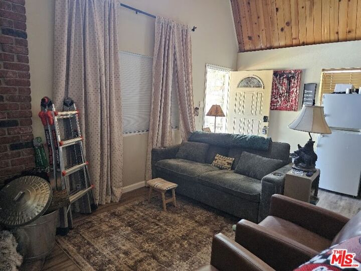 Property Photo: 550 Pine Ln CA 92386