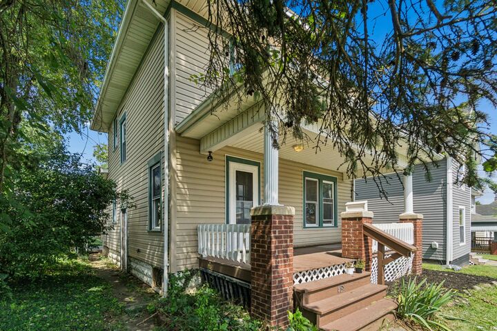 Property Photo: 430 Clarendon Street OH 43055