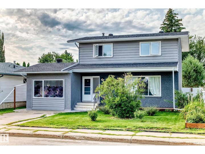 Property Photo:  11211 40 Av NW  AB T6J 0P9 
