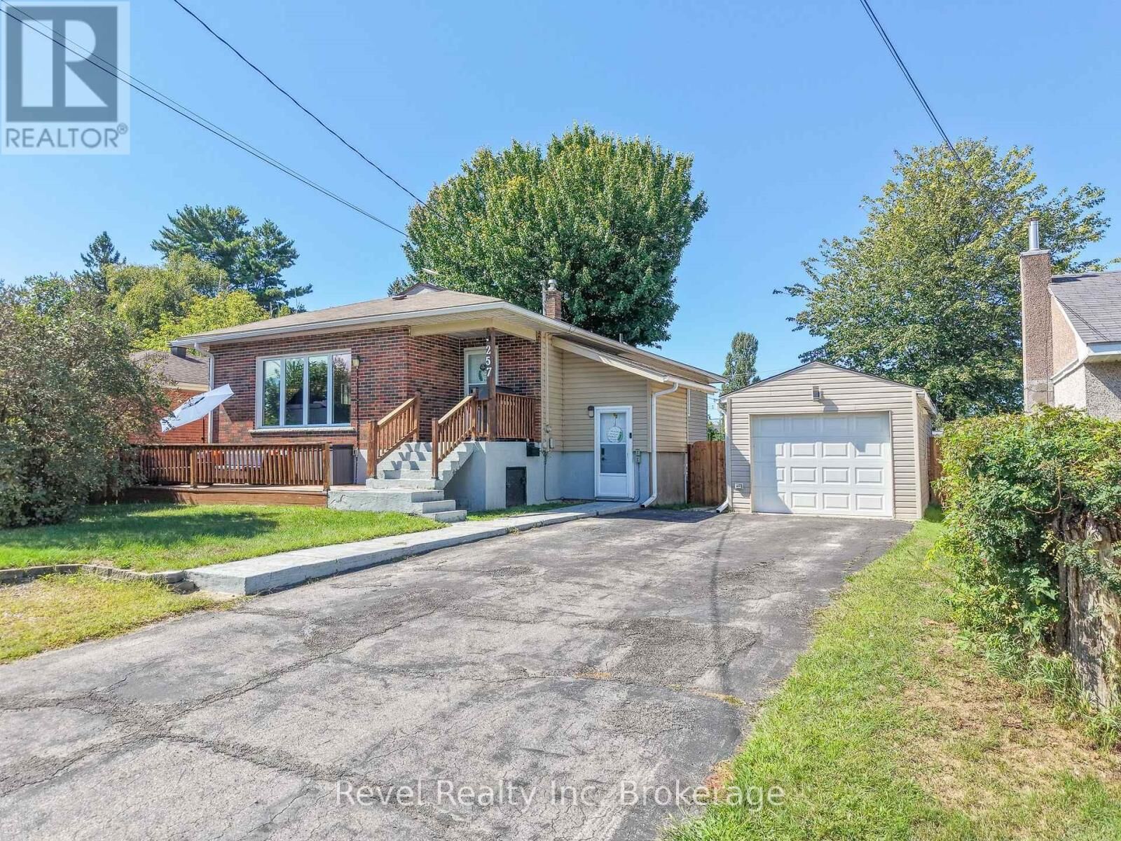 Property Photo:  257 Lee Avenue  ON P1A 2K7 