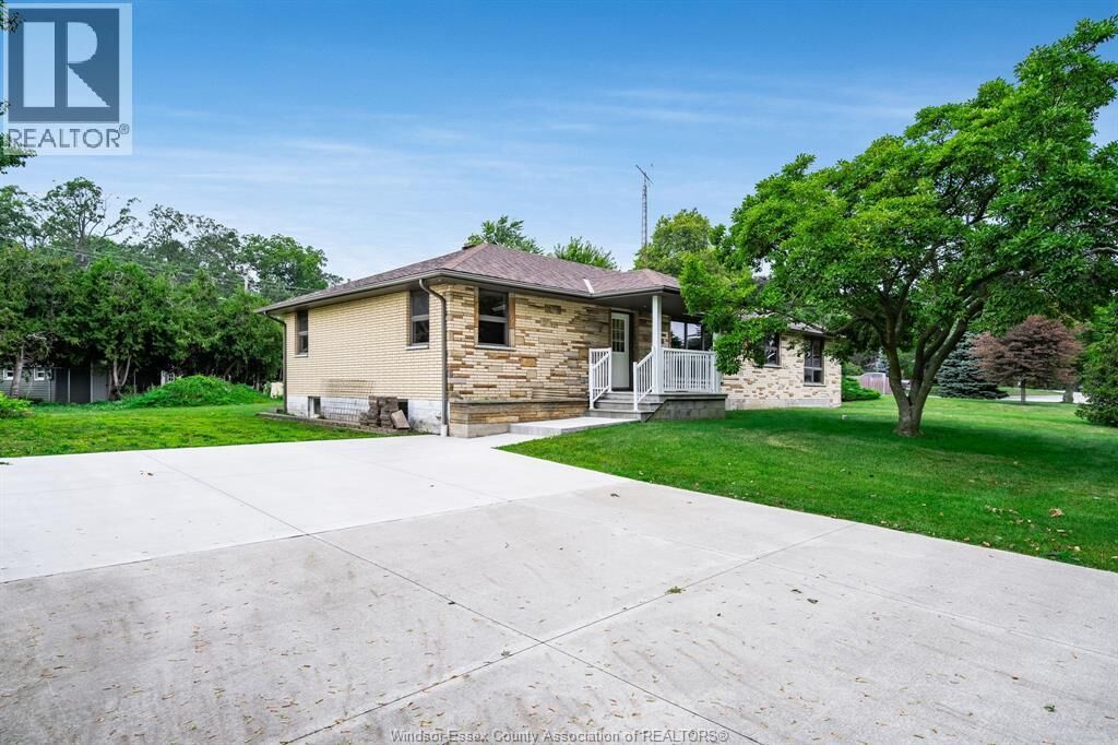 Property Photo:  3 Stewart  ON N8H 3G1 